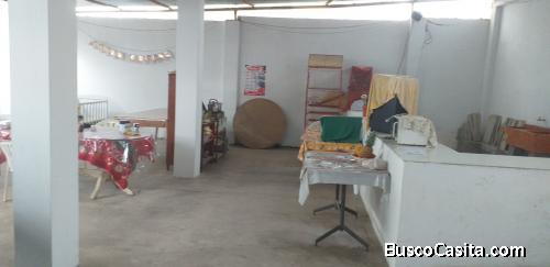 casa en construccion  para restaurante y salón de eventos en zona residencial