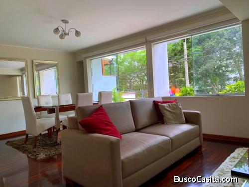 VENTA DE ILUMINADO Y ESPACIOSO DEPARTAMENTO EN SURCO