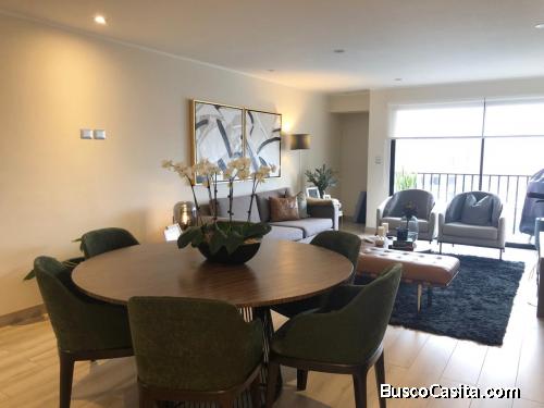 Venta de departamento moderno con finos acabados en la calle Enrique Palacios Miraflores ,con balcón