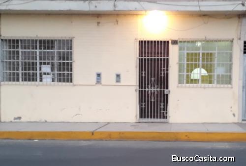 Se alquila departamento en Av. Bolognesi 103, Piura. A dos cuadras de la plaza de armas. 
