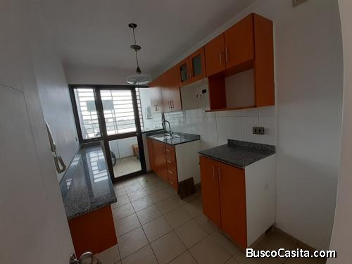 Venta departamento en av 28 julio Miraflores 