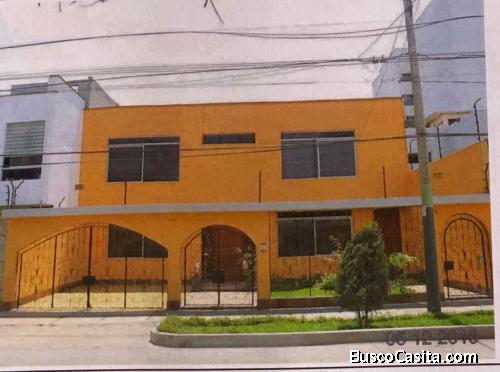 VENDO CASA COMO TERRENO EXCELENTE ZONA SAN BORJA SUR 310M2 12FRT. 25%AL $650,000