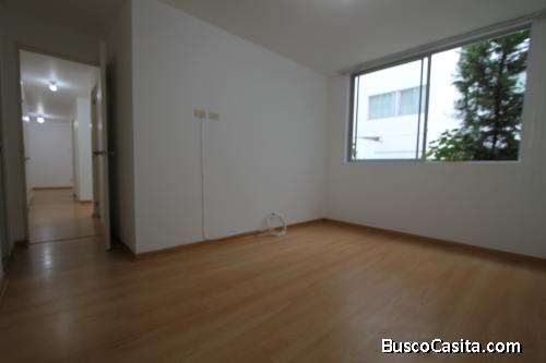 Departamento en Primer Piso: 2 dormitorios + estudio, Casi Nuevo y Super Bien Ubicado