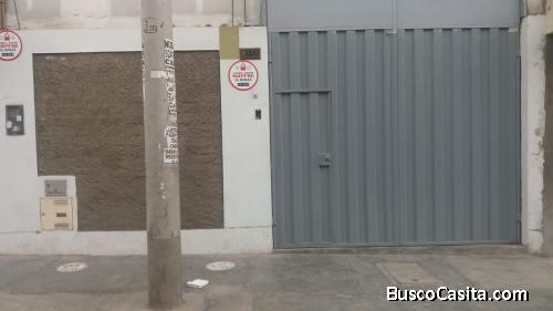 Alquilo Casa de 1 piso para Oficina - Taller o Vivienda