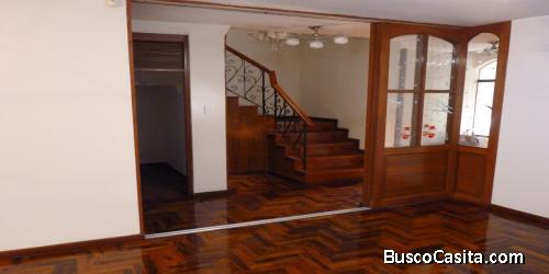 HERMOSA CASA EN URB. CERRO COLORADO