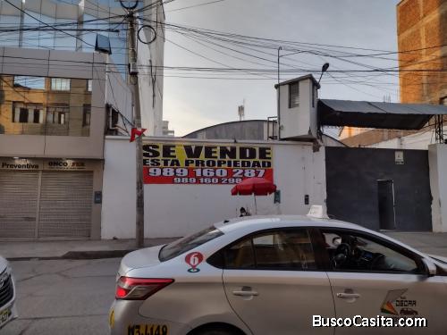 Se vende local comercial en Huancayo, distrito del Tambo