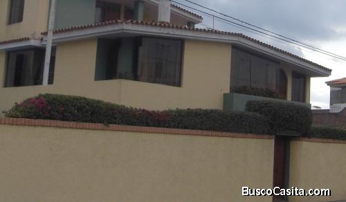 HERMOSA CASA EN LA MEJOR ZONA DE JOSÉ LUÍS BUSTAMANTE Y RIVERO