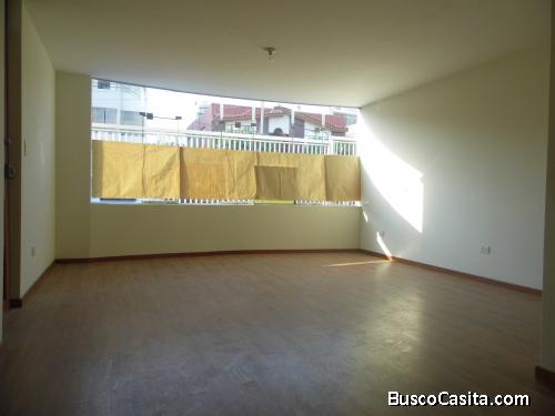 DPTOS. A 2 CDRAS. DE LA PLAZA LAS AMÉRICAS, PRECIO INCLUYE COCHERA