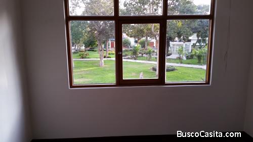 Alquilo casa en Urb. Primavera