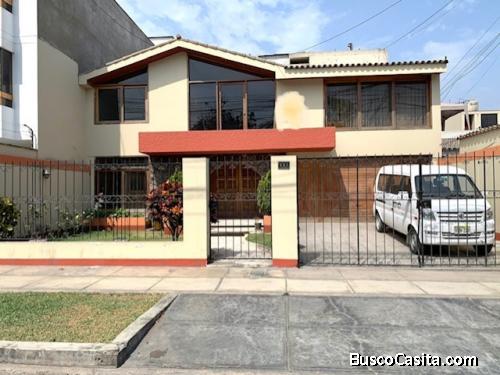CASA EN VENTA - ID 204555