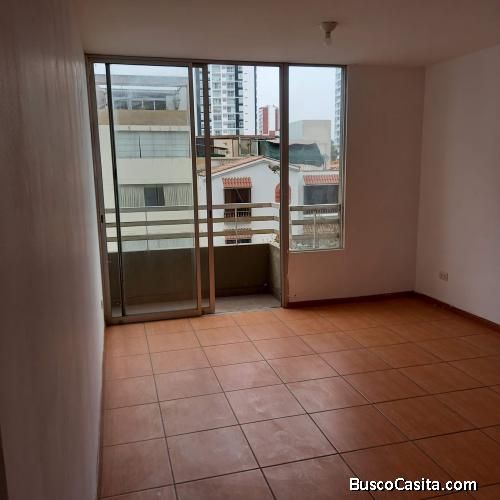 ALQUILO DEPARTAMENTO MODERNO BIEN UBICADO