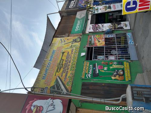 Casa en zona comercial, como terreno