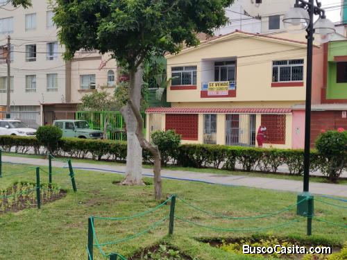 Espaciosa Casa Frente a Parque Colombia en Pueblo Libre