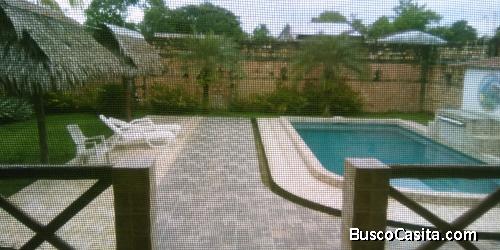 Casa 4 dorm + 2 departamentos de 3 dorm piscina AC 