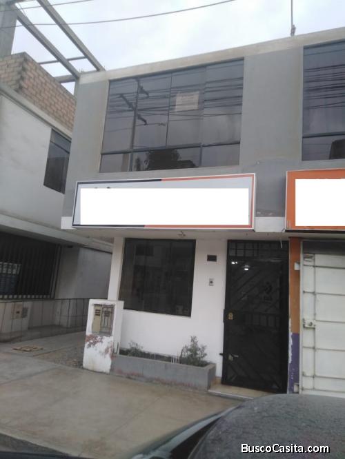 Vendo Casa de 2 pisos y 2 locales comerciales en plena Avenida 