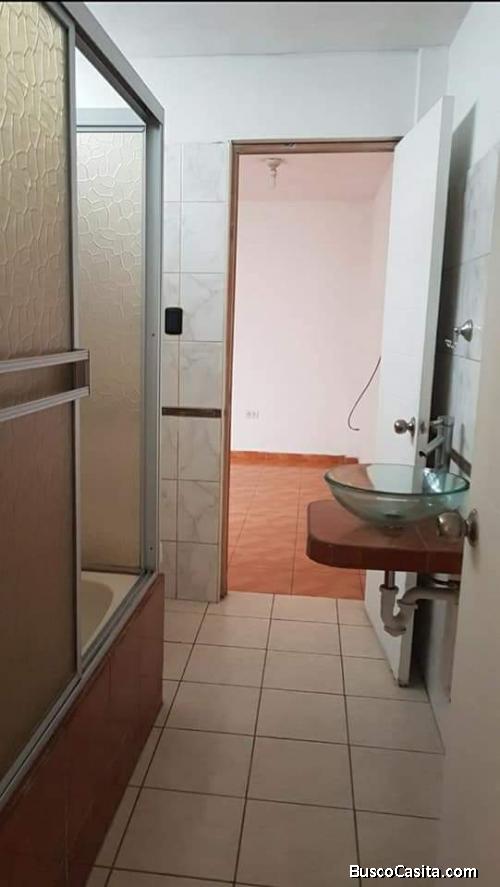 VENDO HABITACIÓN PARA OFICINA EN PRIMER PISO CON ENTRADA INDEPENDIENTE 