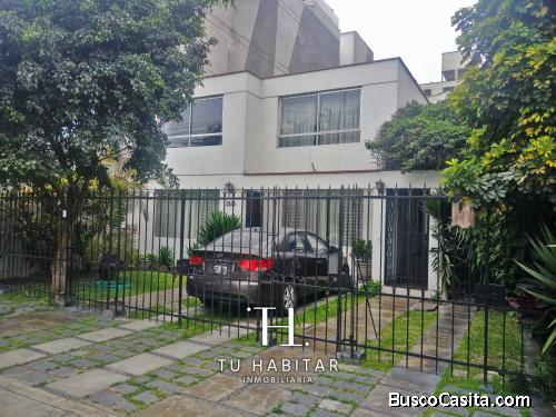 VENTA como terreno / casa y local Comercial.
