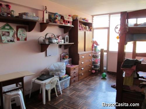 VENDO DPTO. EN MIRAFLORES A ESPALDAS DE CALLE DE LAS PIZZAS
