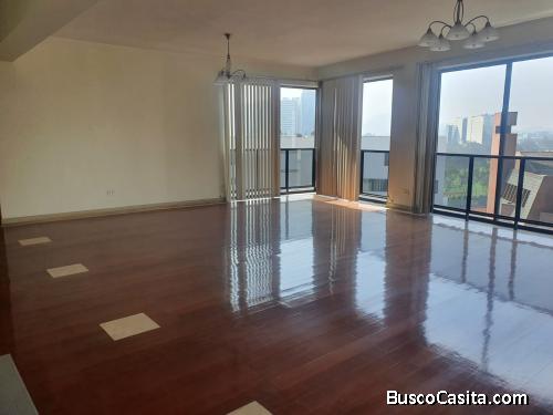 Remate! Flat en Cerros de Camacho, Surco con Finos Acabados!
