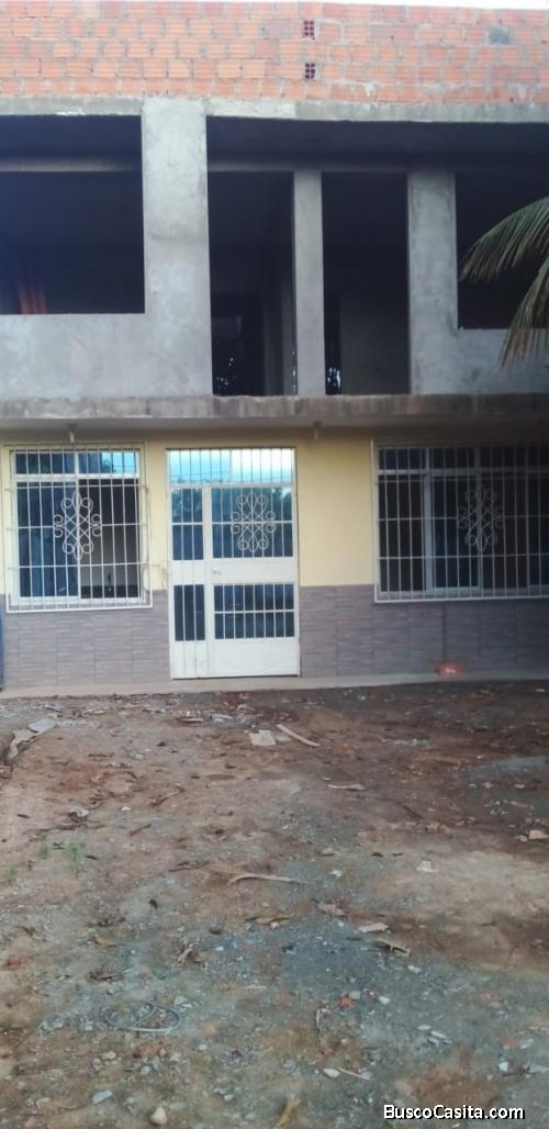 CASA Y TERRENO EN AV 9 OCTUBRE CALLERIA PUCALLPA
