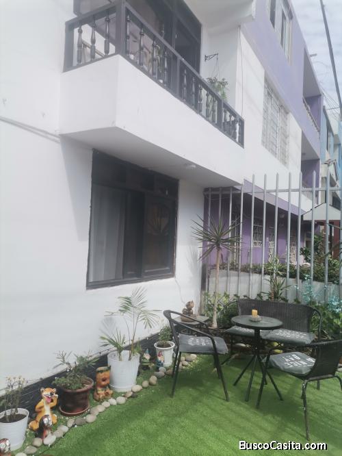 Venta de casa con terraza