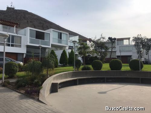 VENDO CASA EN CALLE ACAPULCO - SOL DE LA MOLINA - LA MOLINA