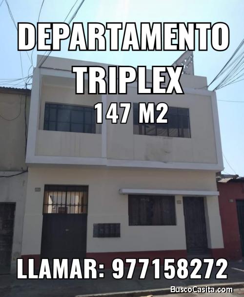 Breña, centrico Departamento Triplex -  en Venta 