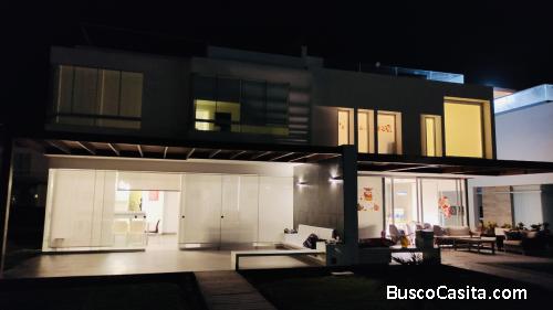 Hermosa casa de playa en Asia - alquiler