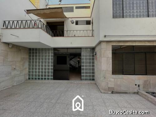  Alquiler de casa (Miraflores) para oficinas en Plena Avenida Roosevelt 