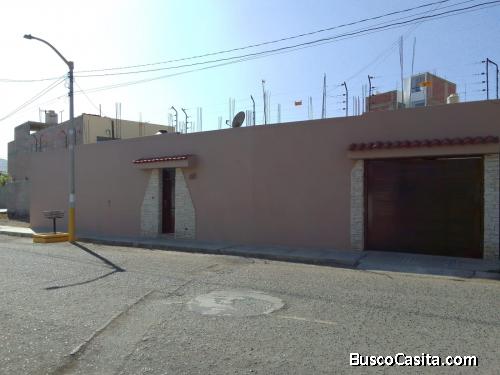 VENDO CASA 200M2 MODERNA Y CÉNTRICA 1P
