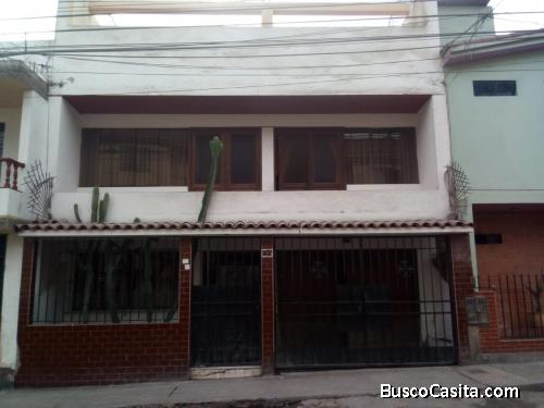 CASA EN SAN JUAN DE MIRAFLORES