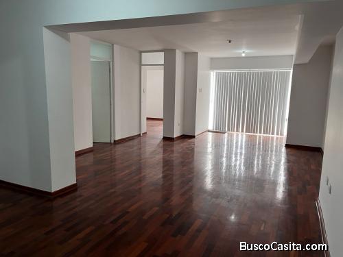 Venta departamento en zona exclusiva 