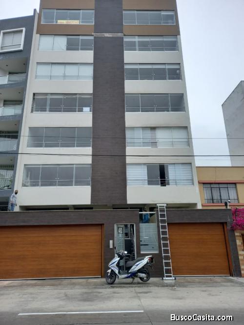Moderno y espacioso departamento 