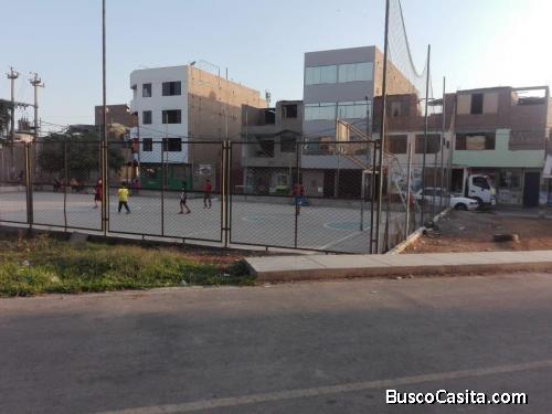 Venta de casa de 3 pisos en San martin de Porres
