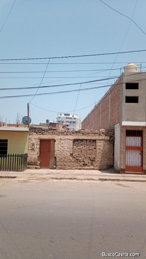 SE VENDE TERRENO PUERTA CALLE EN HUACHO