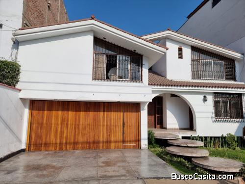 CASA EN VENTA - SAN BORJA NORTE (CERCA AL CENTRO NAVAL)