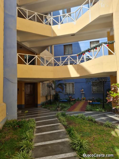 VENTA DE DEPARTAMENTO EN PLENO CENTRO DE  CHICLAYO, SEMIAMOBLADO
