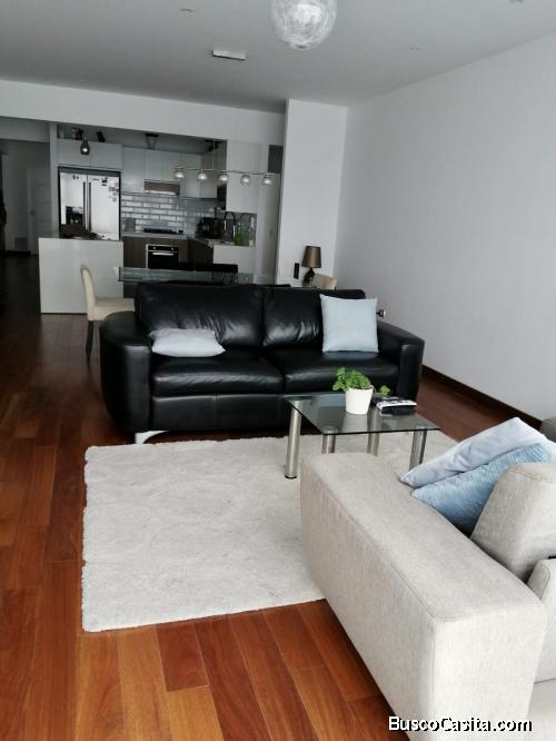 VENTA DE AMPLIO DEPARTAMENTO EN SANTIAGO DE SURCO