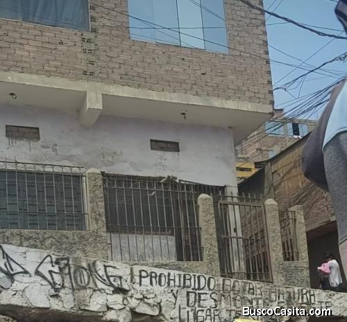 SE REMATA CASA DE 2 PISOS CENTRICA