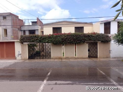 Vendo Linda Casa, Cercado – USD 270,000 Precio negociable