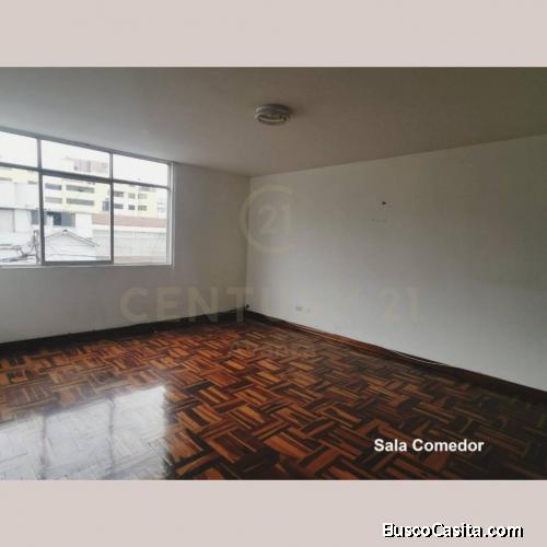Departamento ubicado en el corazón de San Isidro, a pasos de El Olivar