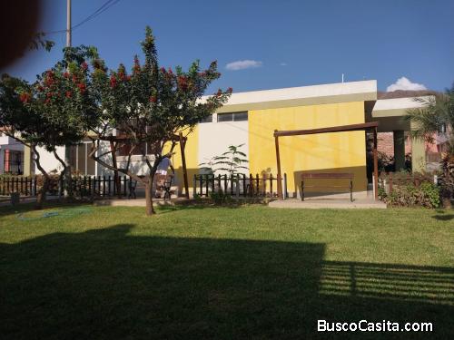 Inmueble mas terreno adyacente en Condominio cerrado en Simbal