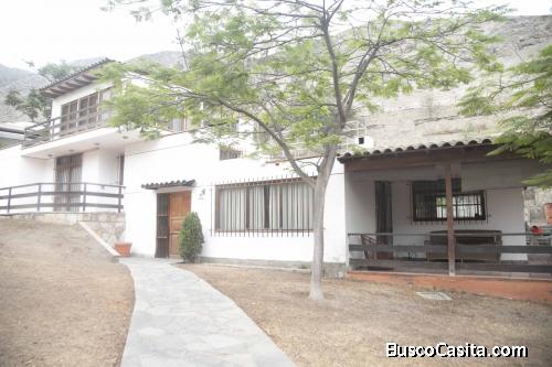 CASA EN VENTA COMO TERRENO  PARA REMODELAR
