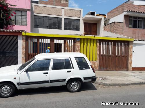 CASA DE DOS PISOS INDEPENDIENTES CON 2 ESTACIONAMIENTOS URB. EL TREBOL LOS OLIVOS