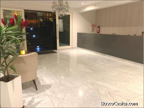 En Venta Exclusivo y Fino Departamento con linda terraza, 1er. Piso. San Isidro