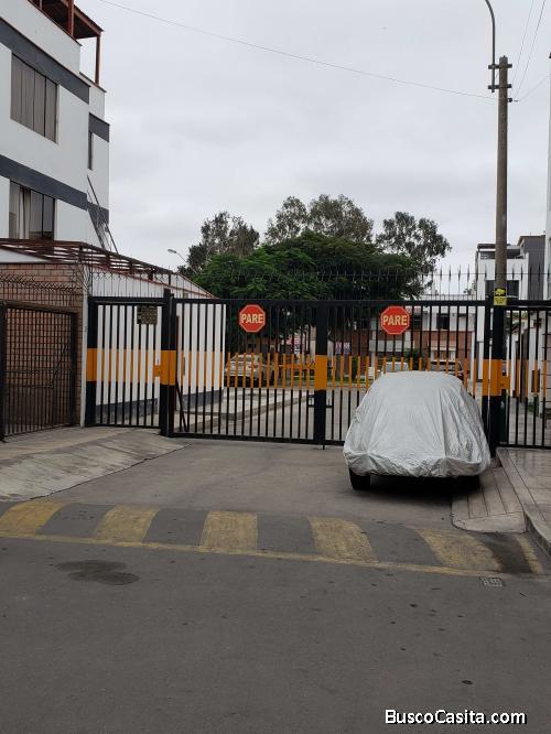 Vendo casa como terreno en la Capullana, Santiago de Surco.