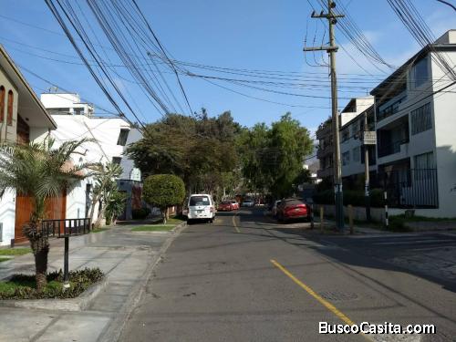 VENDO TERRENO DE 525 M2 ENTRE AV. RAUL FERRERO Y CORREGIDOR EN LA MOLINA 