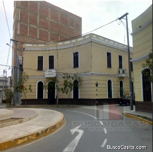 VENDO CASA PARA DEPOSITO CERCA AL MERCADO CENTRAL, PARÁMETROS 8 PISOS