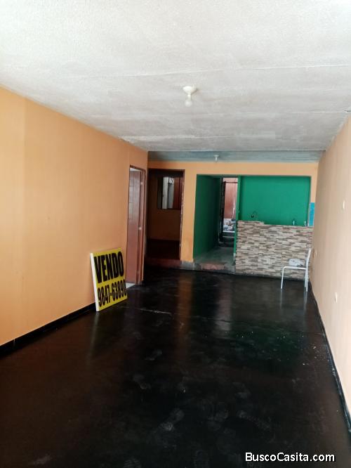 VENDO CASA COMO TERRENO FRENTE AL PARQUE CERCA AL CC. PLAZA NORTE 
