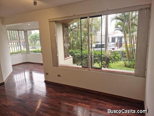 ¡Hermoso departamento en exclusiva zona de Camacho, La Molina!